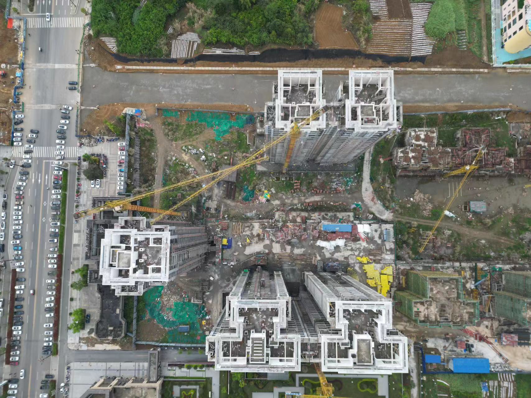 “中宏軒公司”全力推進 閬中恒大·濱江左岸二期建設