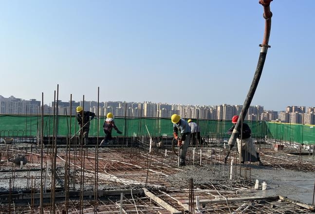 閬中市恒大?濱江左岸二期項目建設 “火熱”推進中
